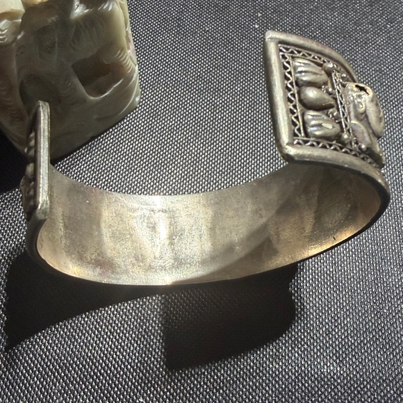 Intricate 900 Silver Vintage Egyptian Revival Cuff Pharaoh Motifs (2) - Picture 2 of 10
